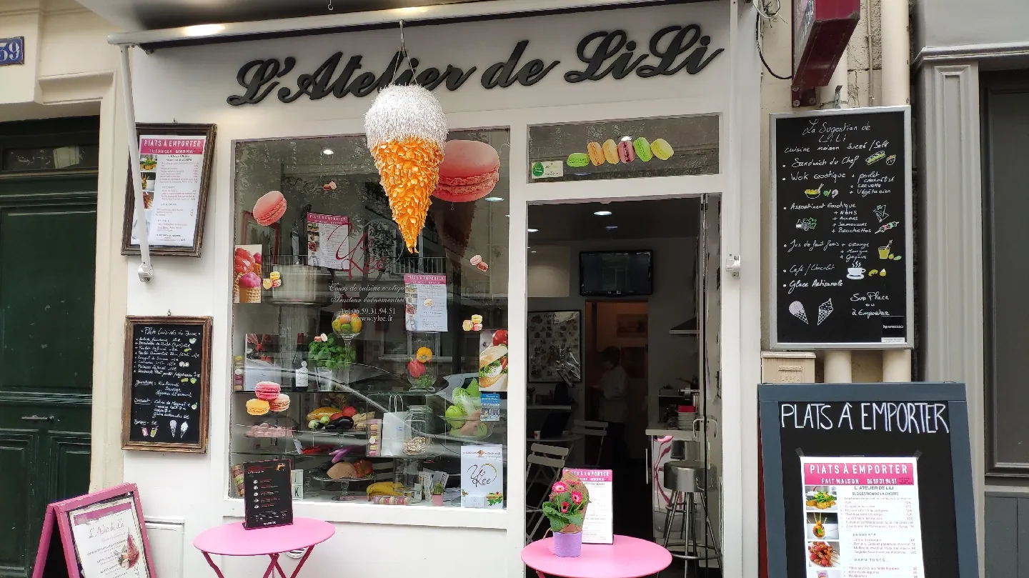 La devanture de L'Atelier de LiLi, rue Saint-Maur
